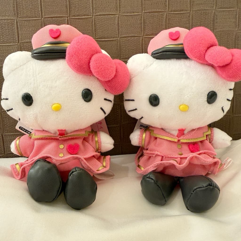 日本代購🐝開立發票❤️（實拍有挑臉甜）日本三麗鷗東京車站限定kitty車長吊飾商品圖片
