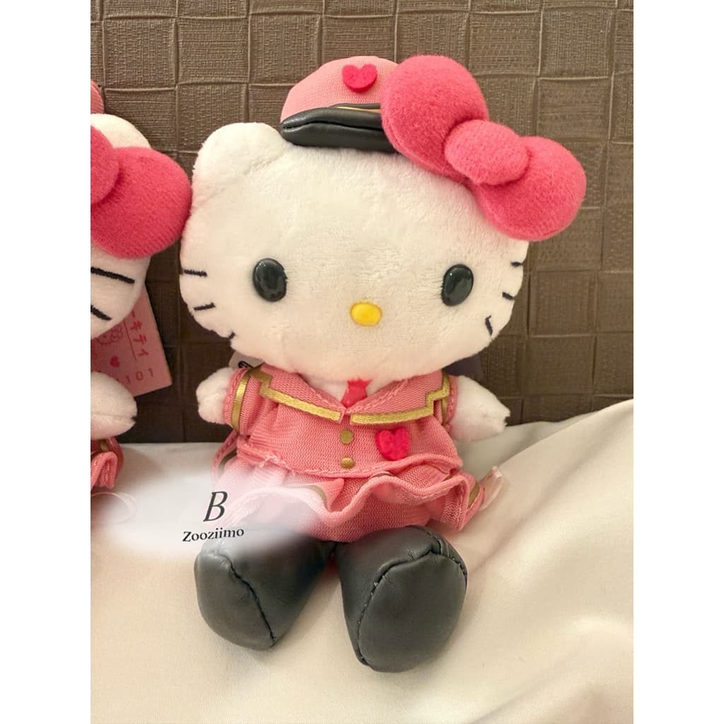 日本代購🐝開立發票❤️（實拍有挑臉甜）日本三麗鷗東京車站限定kitty車長吊飾 縮圖 4