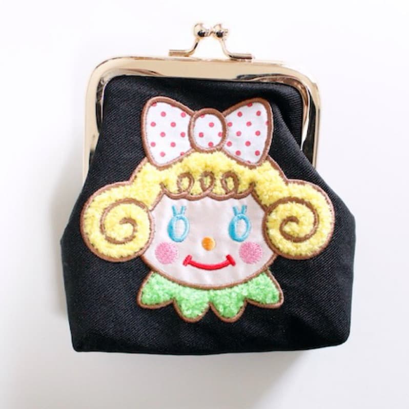 日本代購🐝附發票❤️ 日本代官山curly collection捲毛女孩Black & White 刺繡草莓女孩手提包商品圖片