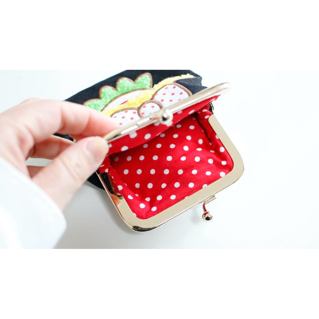 日本代購🐝附發票❤️ 日本代官山curly collection捲毛女孩Black & White 刺繡草莓女孩手提包 縮圖 3